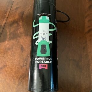 NEW Brandi Pro Portable‎ Green and Black Blender.